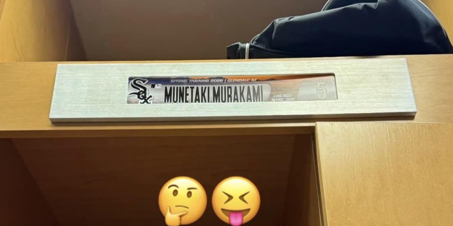 'Fun-loving' Murakami laughs off nameplate snafu