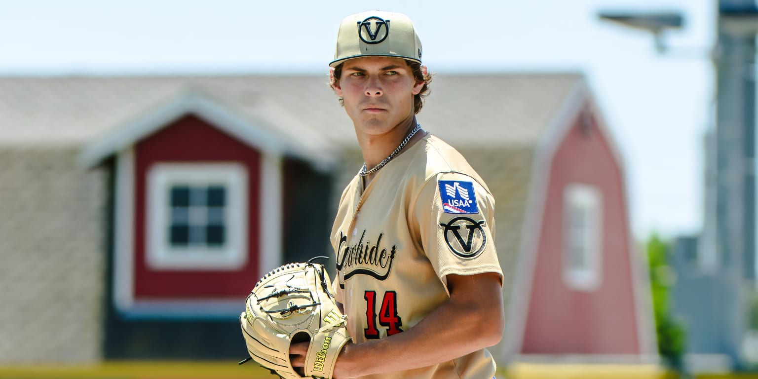 D-backs' Dean Livingston excelling in first pro season