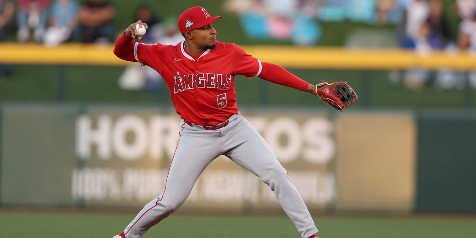 Angels calling up top prospect Moore (source)