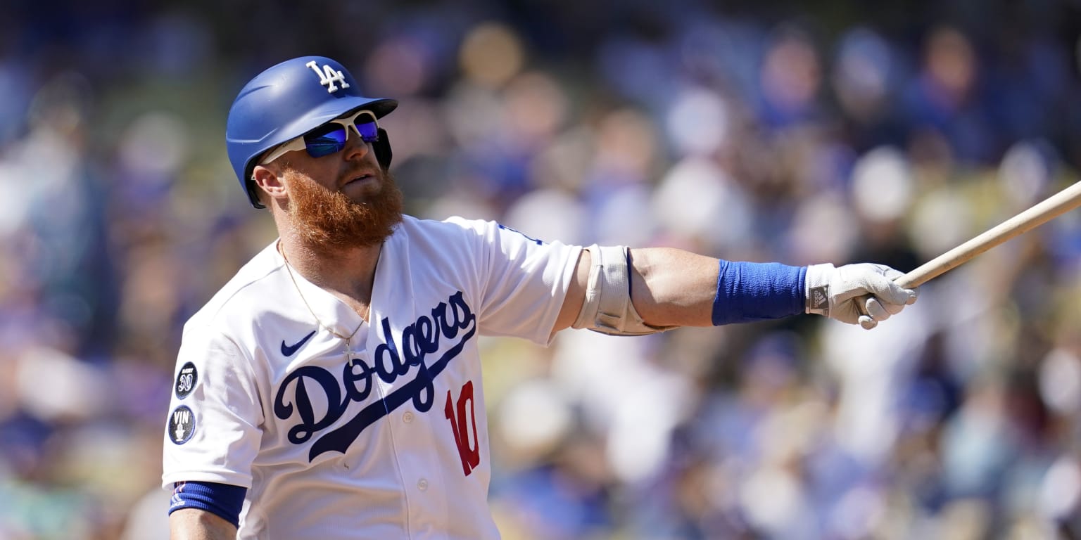 Dodgers instantly give Justin Turner's old No. 10 away in most