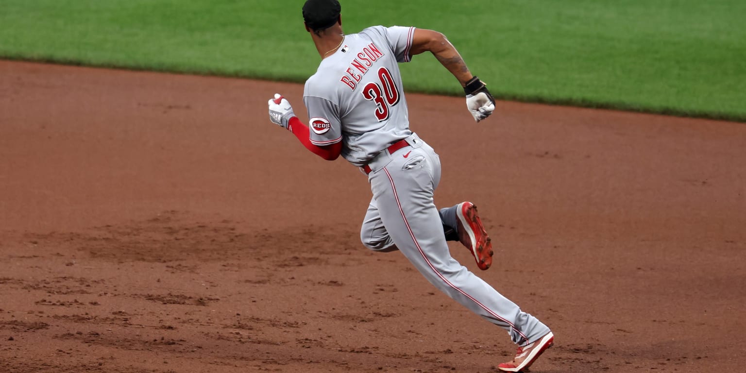 Reds beat Orioles 11-7 in 10 innings to win series