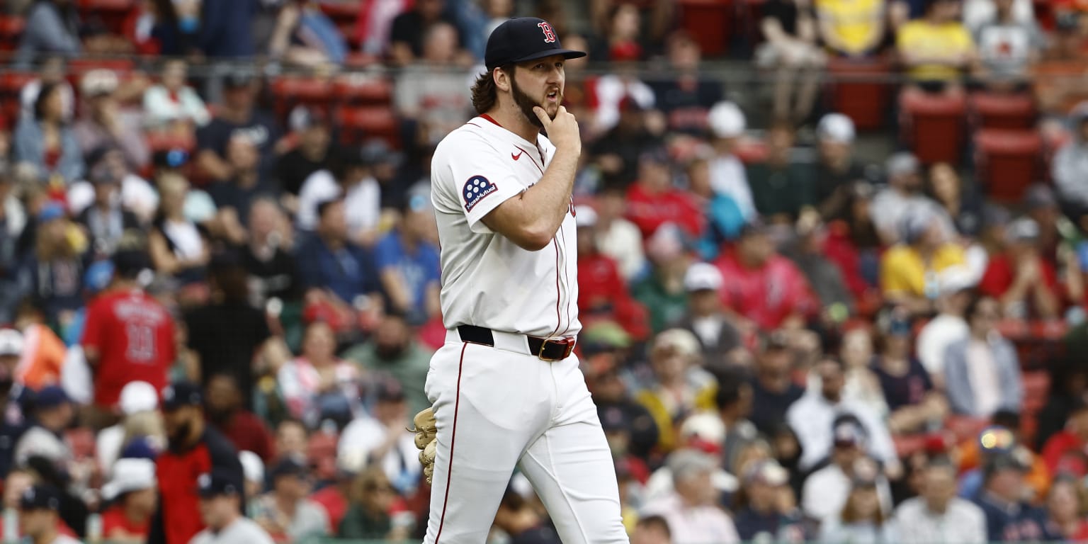 Slaten (right shoulder inflammation) placed on IL