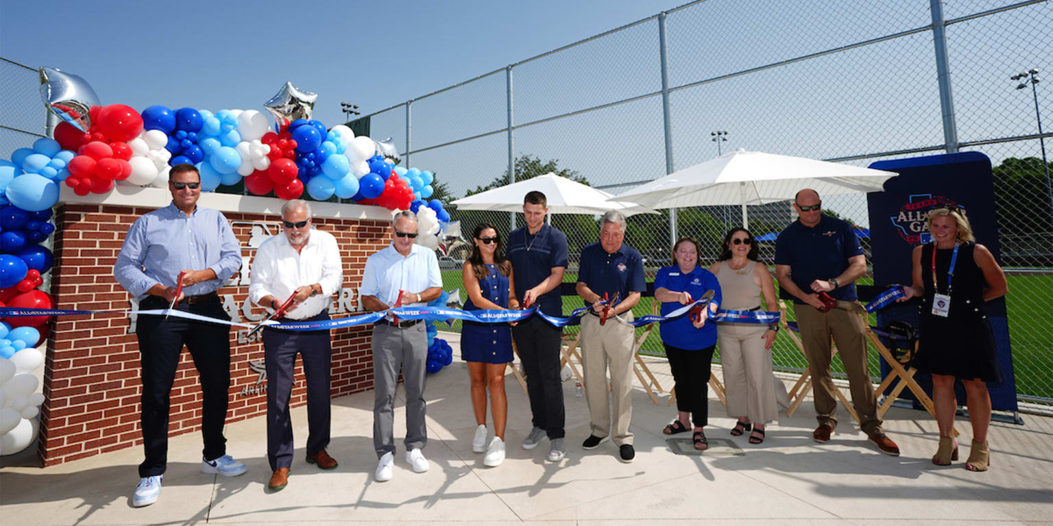 Seager, Rangers invest in Senter Park renovation