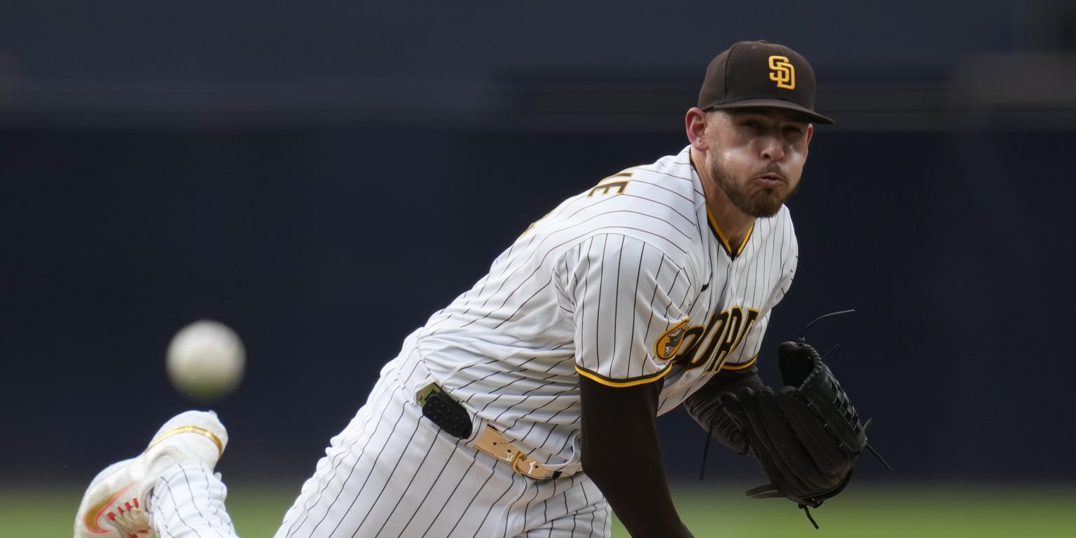 Padres All-Star pitcher sidelined with broken toe after