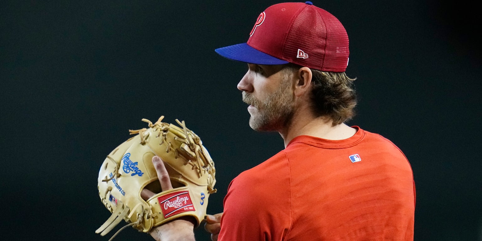 Harper making first career start at 1B