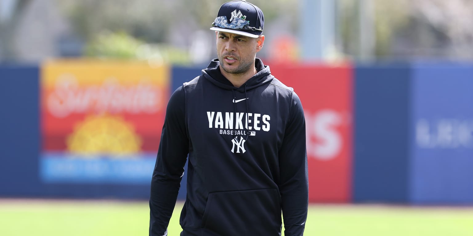 Stanton determined to play through pain, even though he 'can't open a bottle'