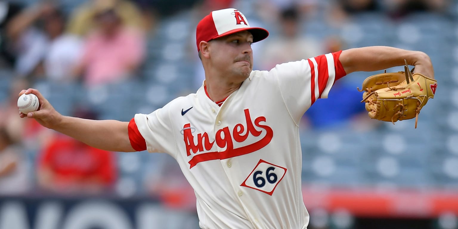 Los Angeles Angels - OFFICIAL: The Angels today acquired OF Hunter Renfroe  from the Milwaukee Brewers in exchange for RHP Janson Junk, RHP Elvis  Peguero and minor league LHP Adam Seminaris.