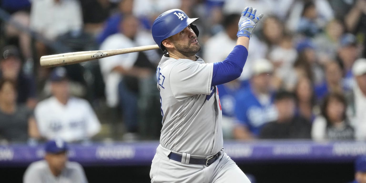 Dodgers place J.D. Martinez on injured list, will miss series with