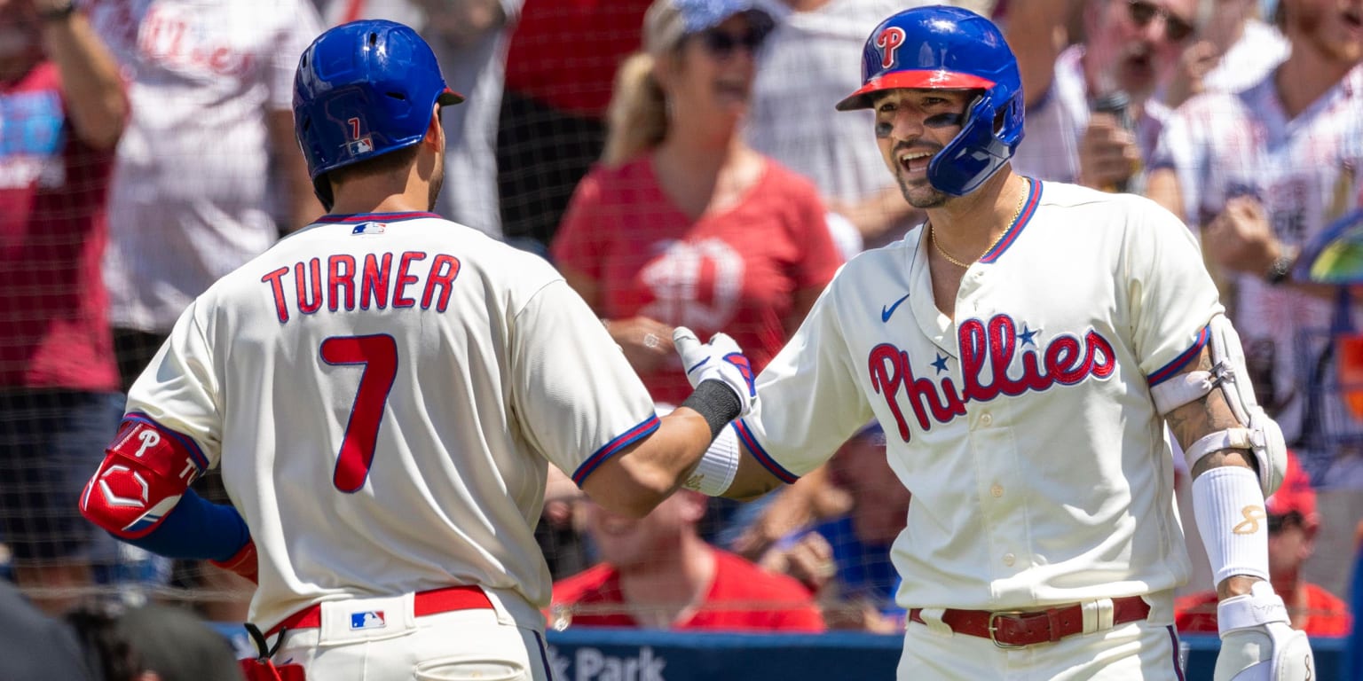 Filis, rumbo a playoffs, apalean 9-1 a Mets en el último juego de