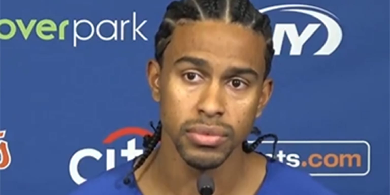 Limited by bandaged hand, Lindor still all over new-look Mets camp