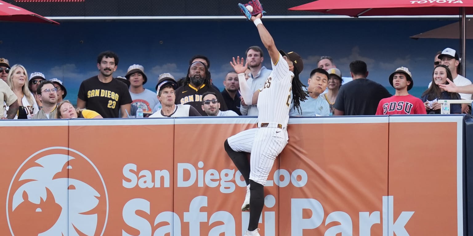 A year later, Tatis robs Devers of homer again