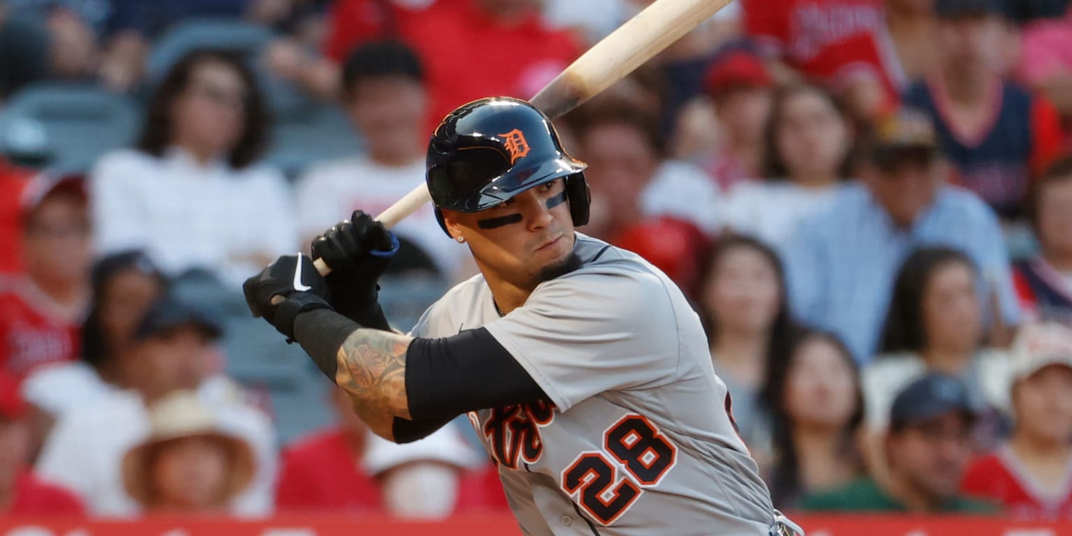 Detroit Tigers shortstop Javier Baez (28) waves to fans after a