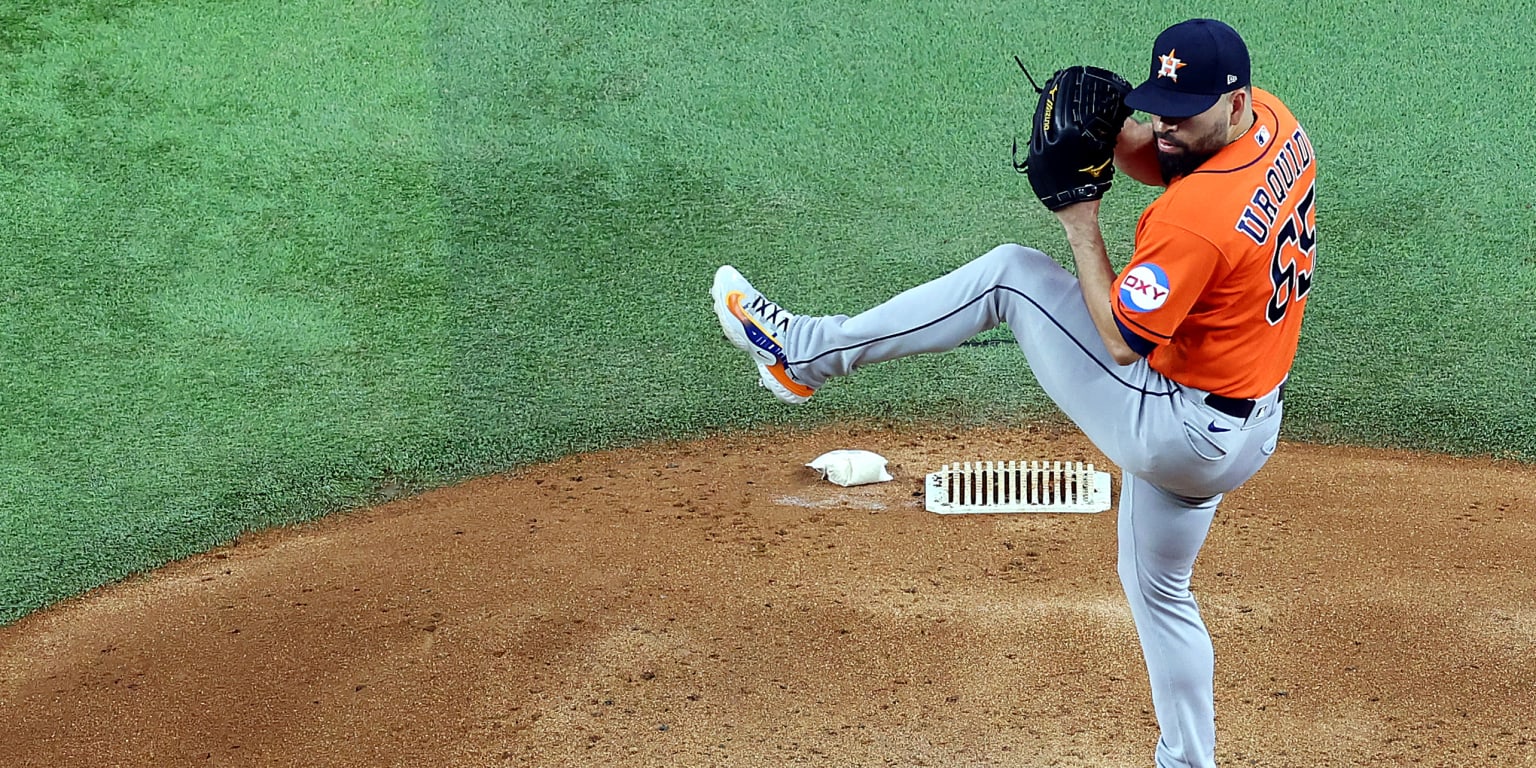 Tigers sign Urquidy to one-year deal with club option for 2026