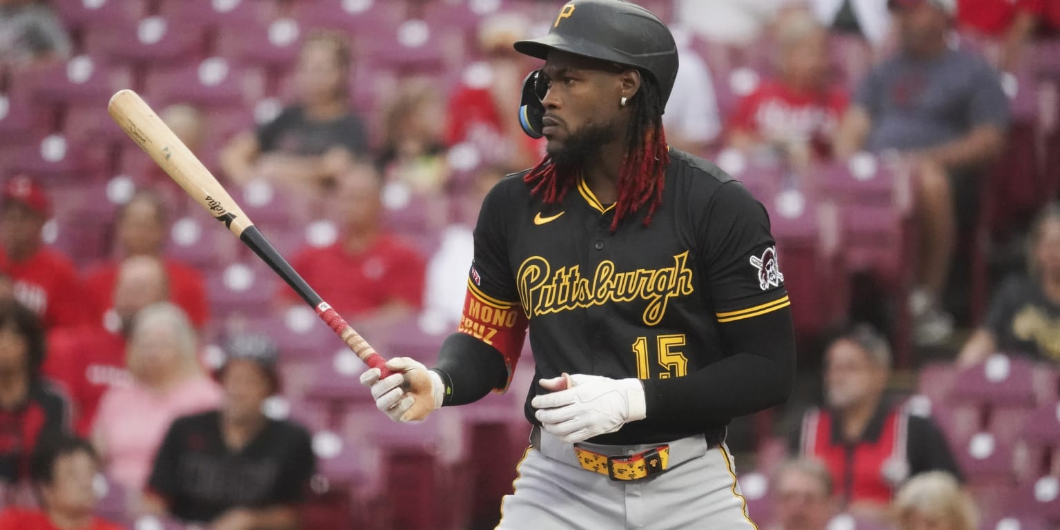 Bucs agree to deals with Cruz, 3 others to avoid arbitration