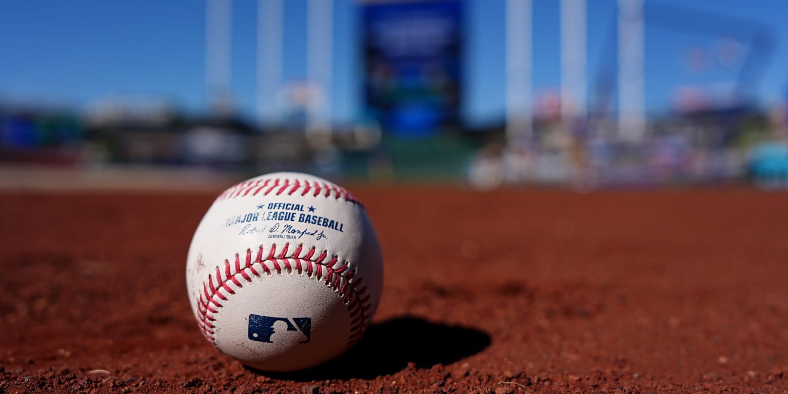 Red Sox-Royals start time moved up to 6:10 p.m. CT