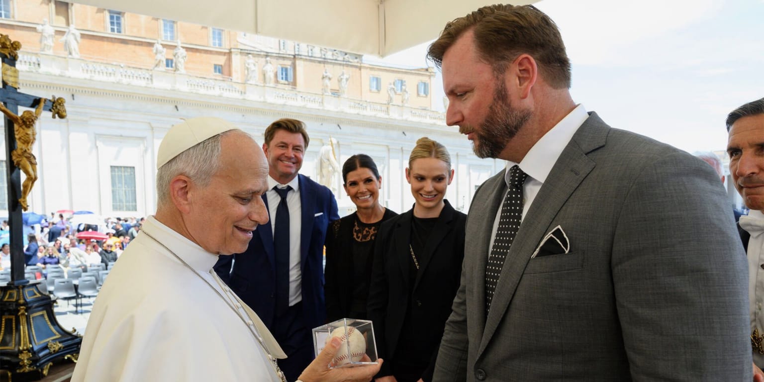 Twenty-one years later, Pope Leo given last-out ball from WS game he attended