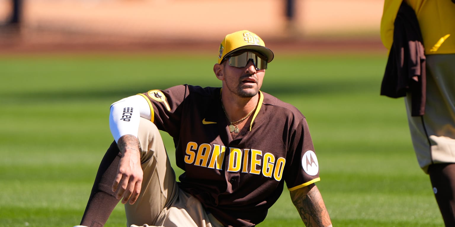 Castellanos off to strong start -- and having fun -- at totally new position