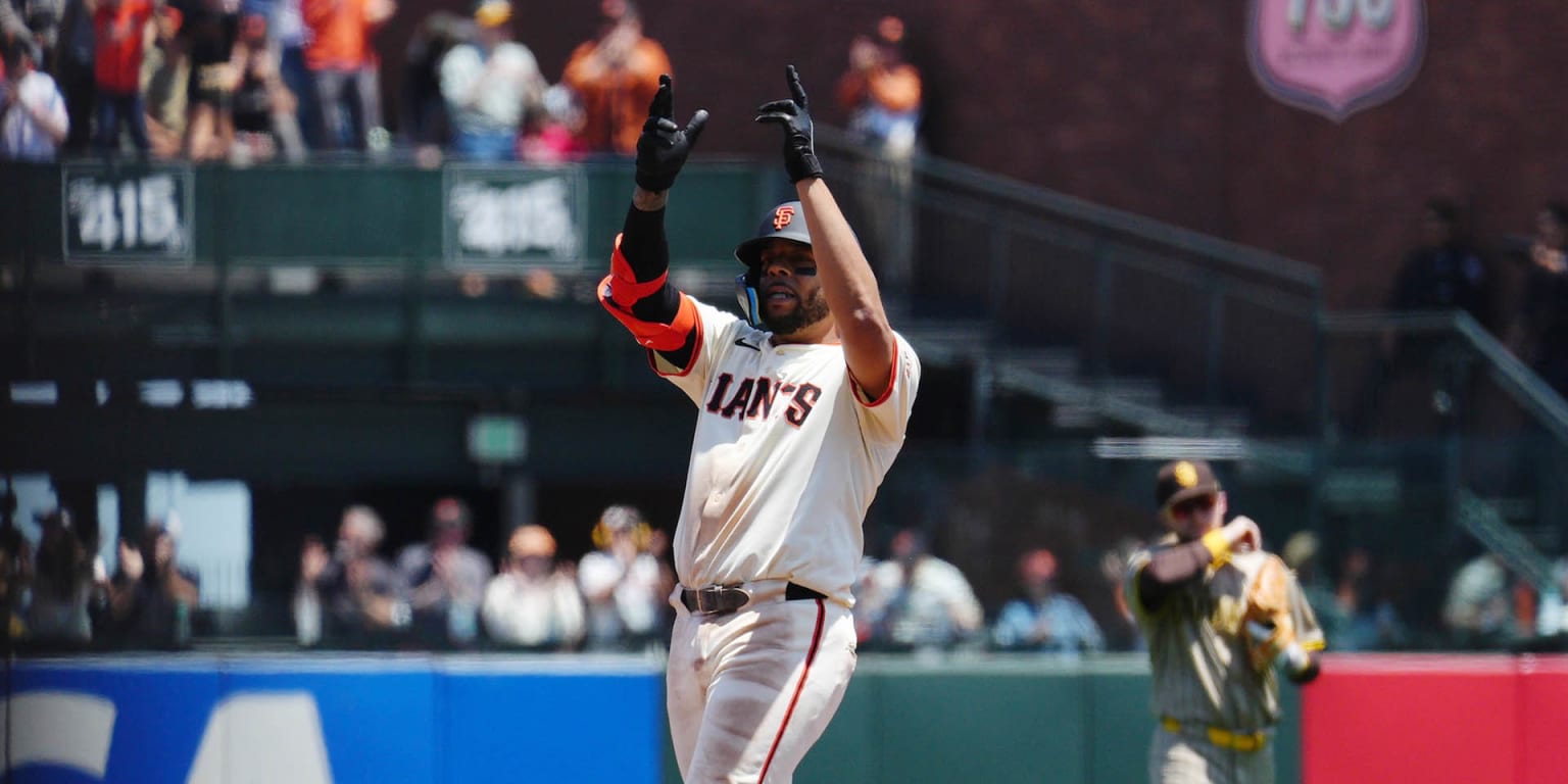Dominic Smith celebrating with teammates
