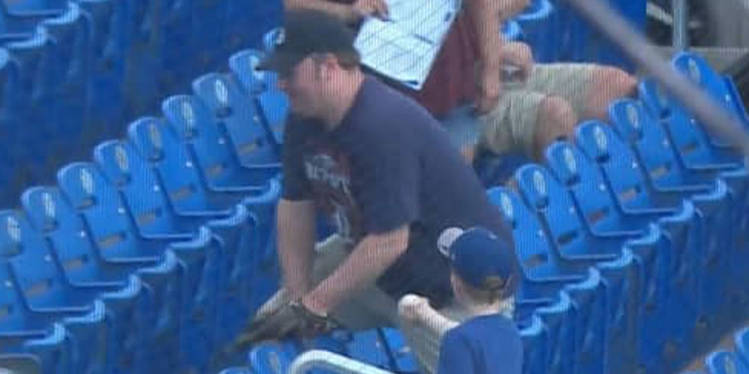 In heartwarming twist, kid gives foul ball to grownup who just missed it