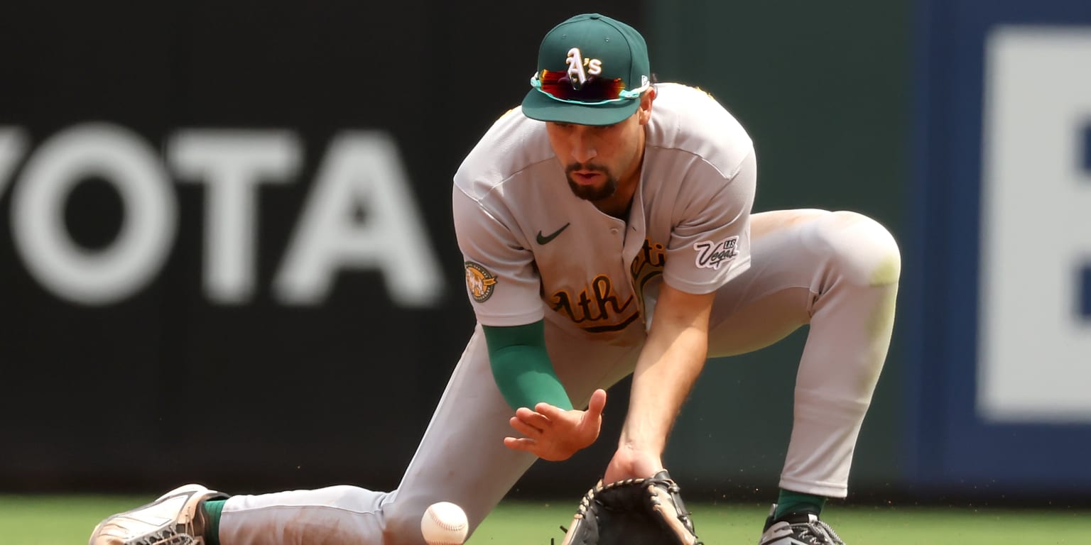 Brewers shuffle infield with trade for Ornelas; Bae DFA'd