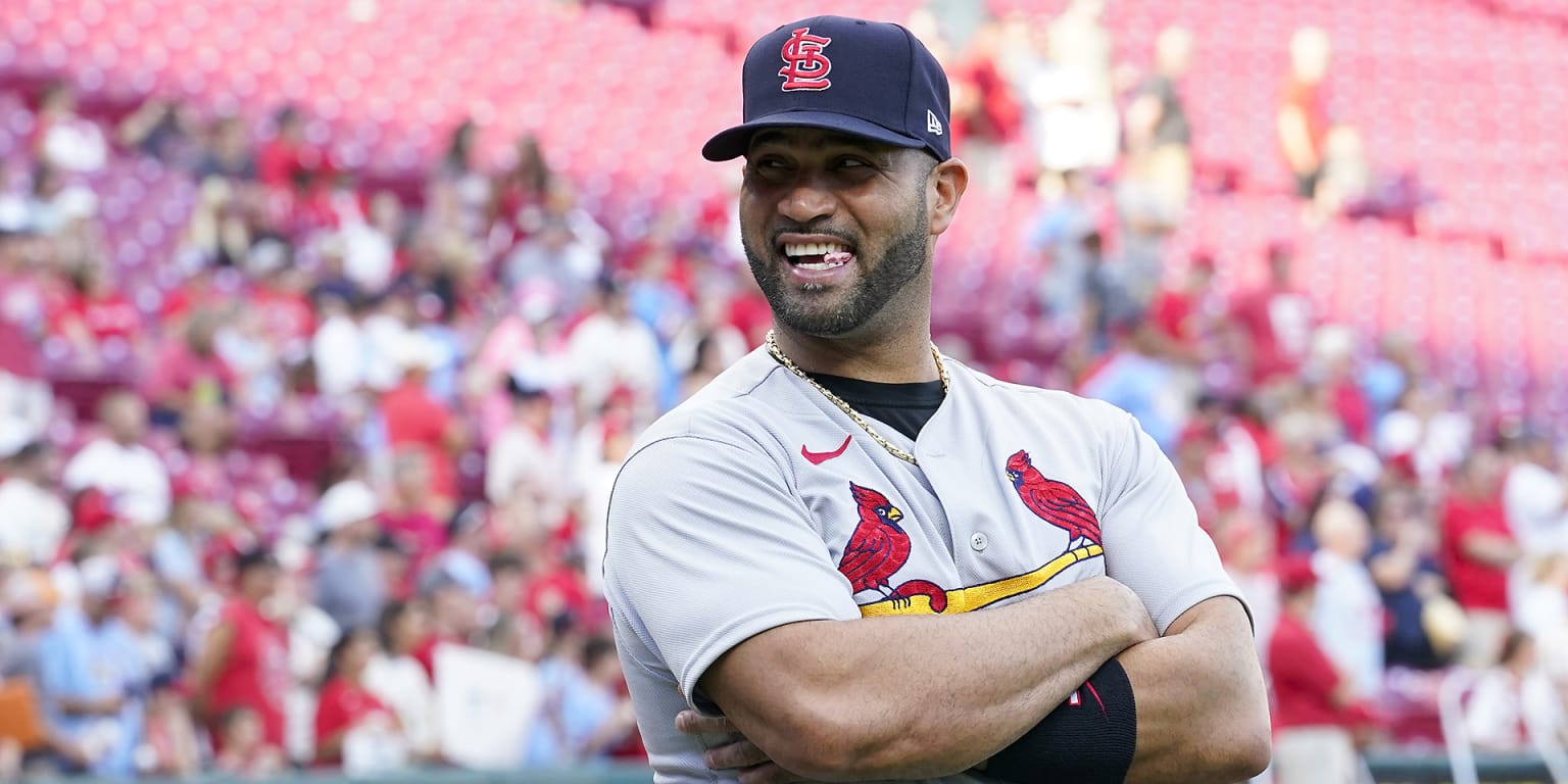 Cardinals honor Pujols, Molina ahead of finale in St. Louis