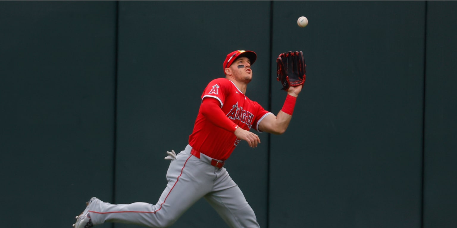 Fully healthy, Trout wants to play CF again in 2026