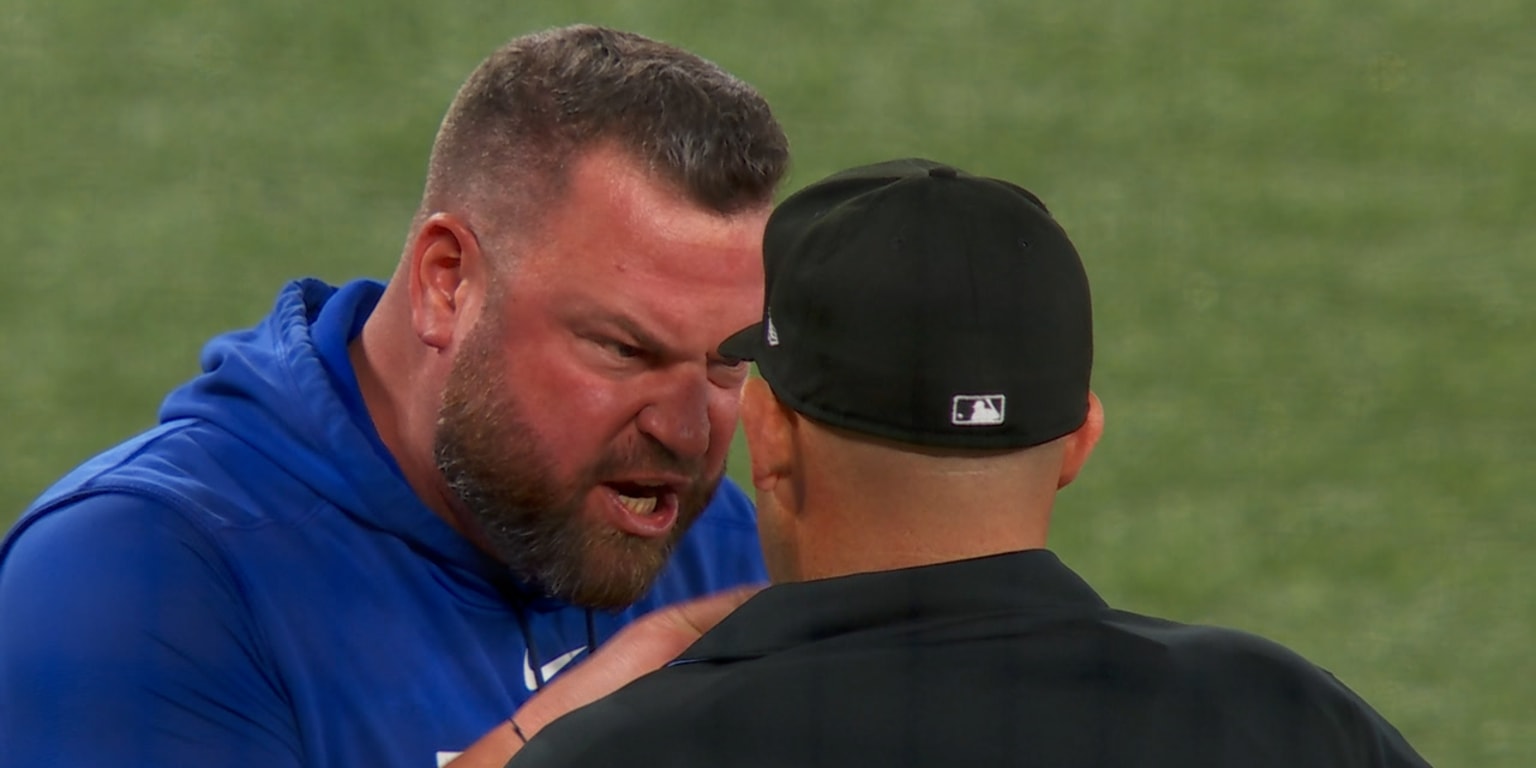 Schneider's fiery ejection unable to spark Blue Jays' quiet bats