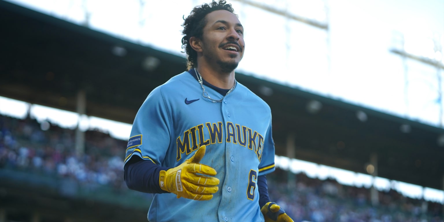 Brewers' Hamilton circles the bases after SHOCKING whiff by PCA