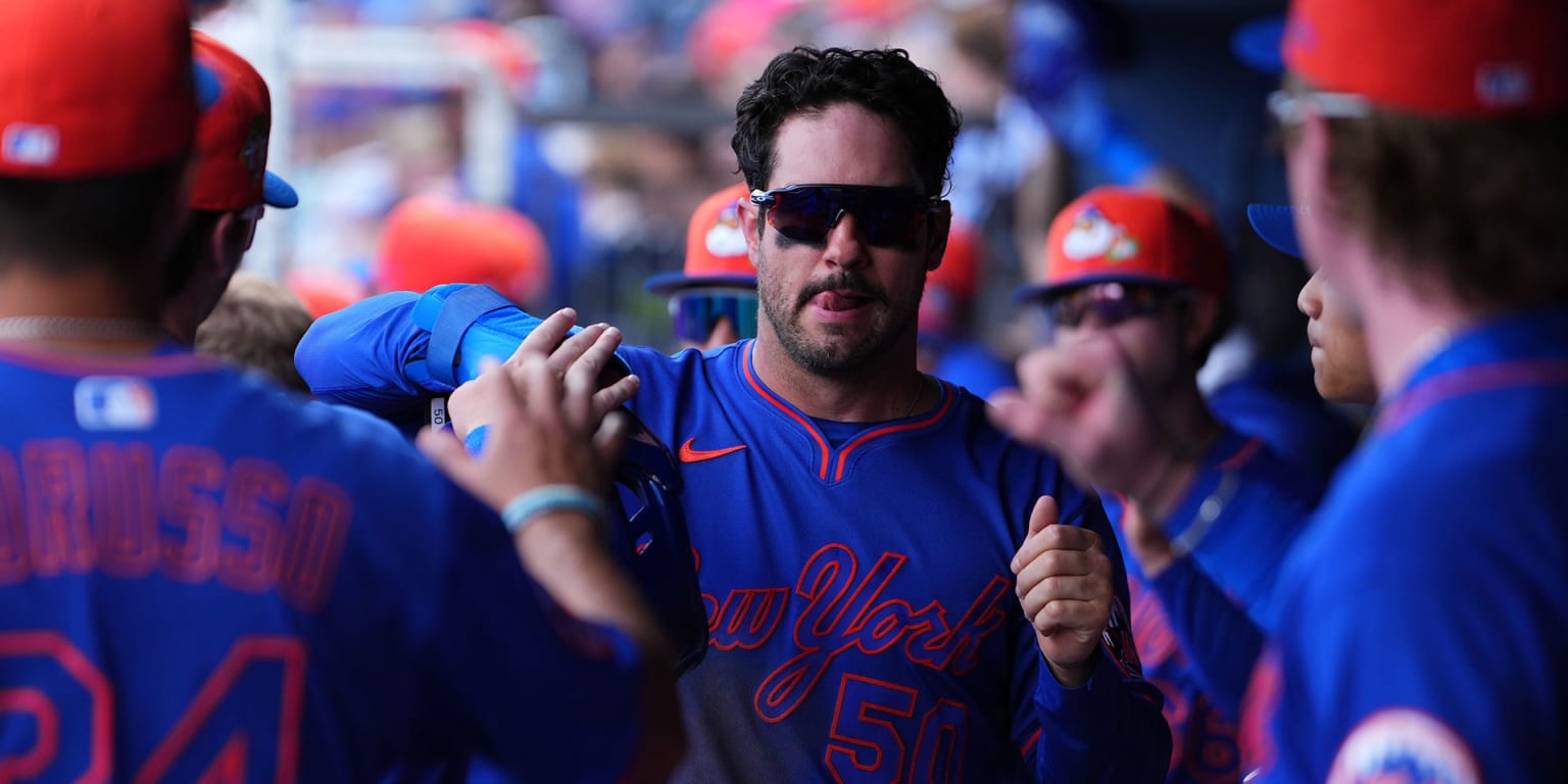 Tauchman has meniscus tear, leaving Mets' RF job open for Benge