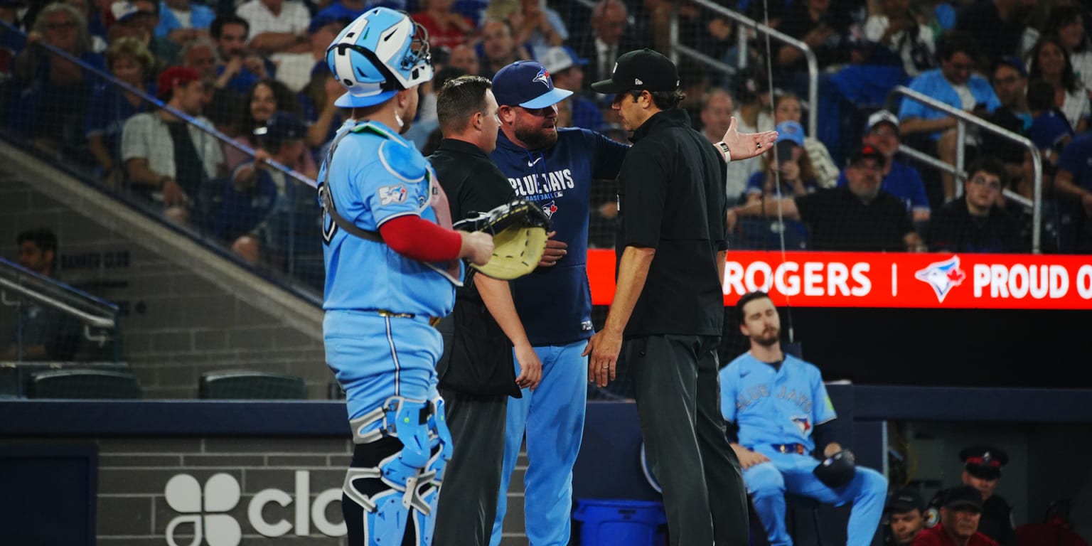 John Schneider ejected in eighth inning after balk call 