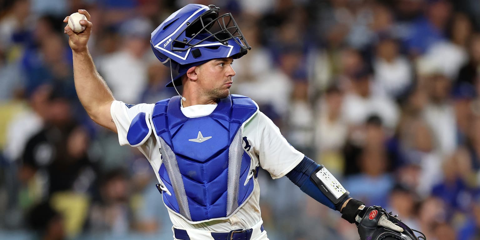 Dodgers DFA left-hander Banda after re-claiming C Rortvedt