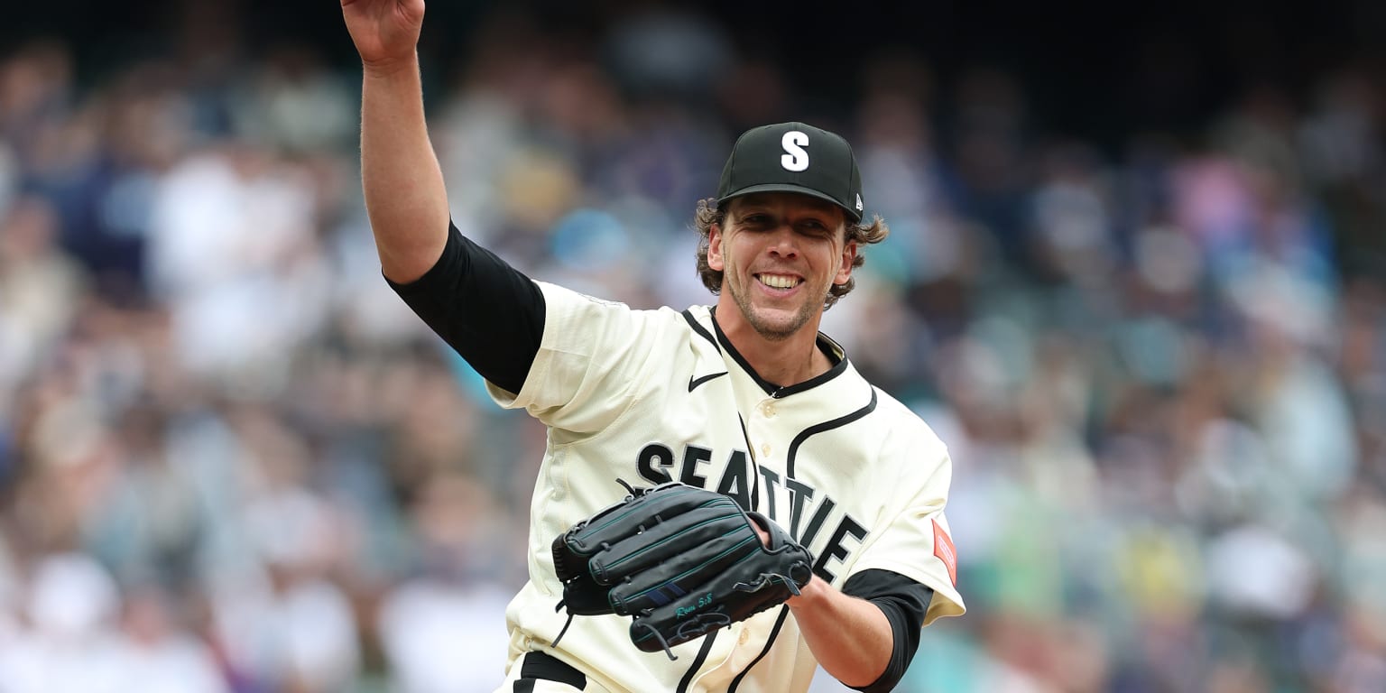 Early pickoff play sets tone for Gilbert's gem, M's win third straight