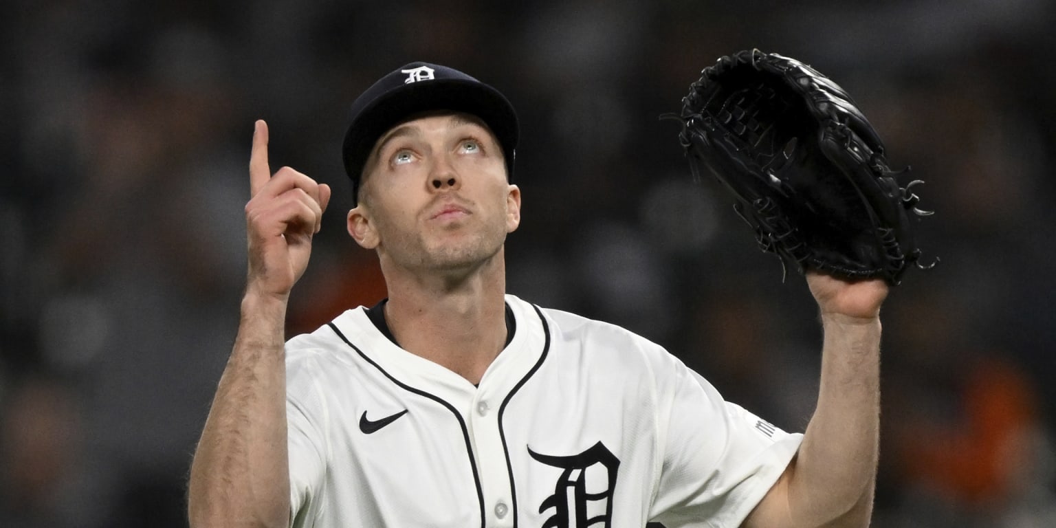Chase Lee makes MLB debut in relief vs. Padres