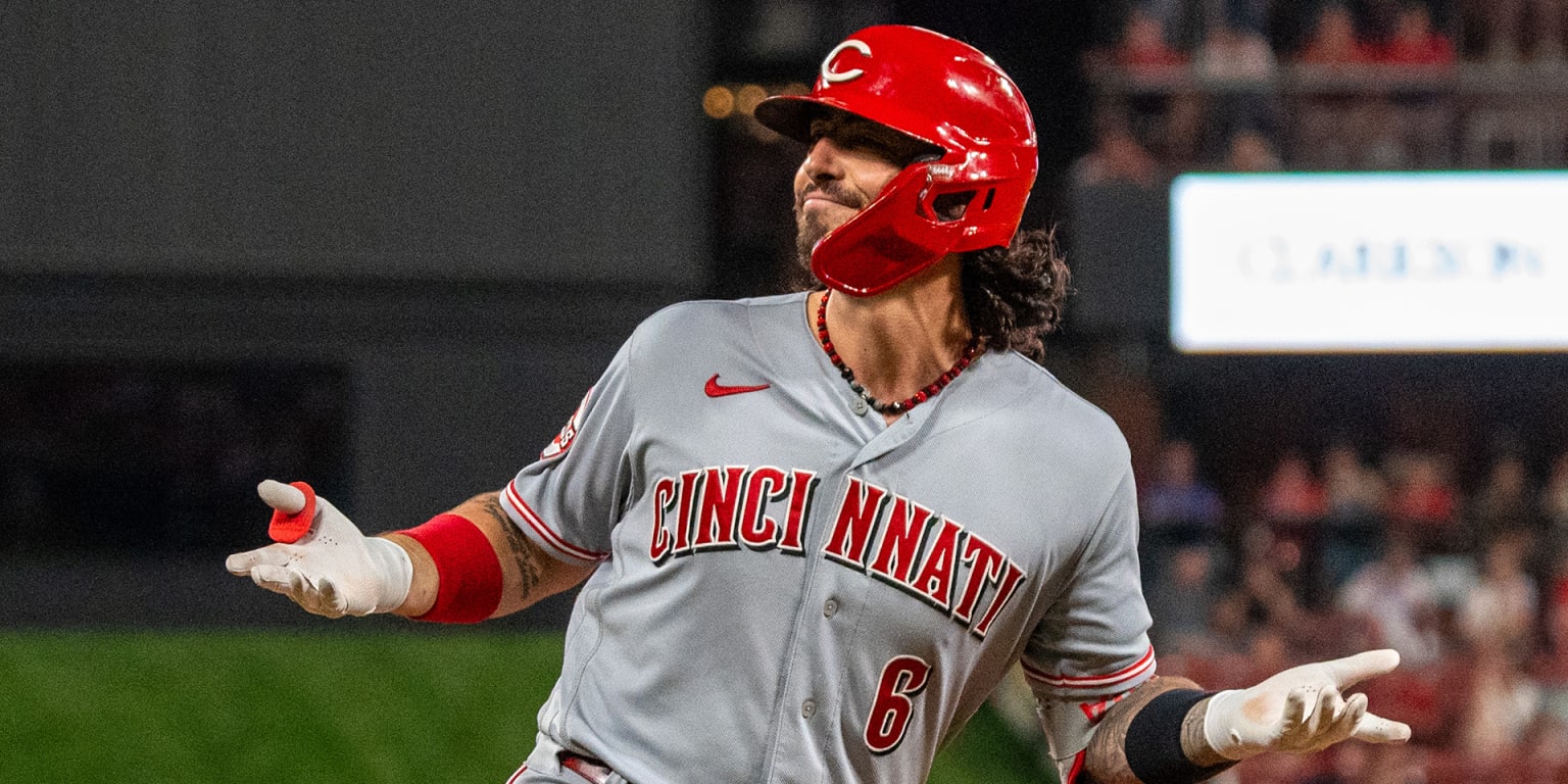 Reds blow out Cardinals as National League Wild Card race tightens