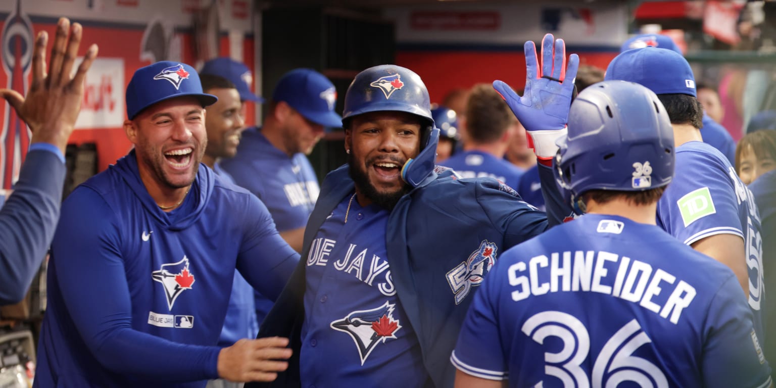 Blue Jays bus to Anaheim, then shake off rust in series-opening win