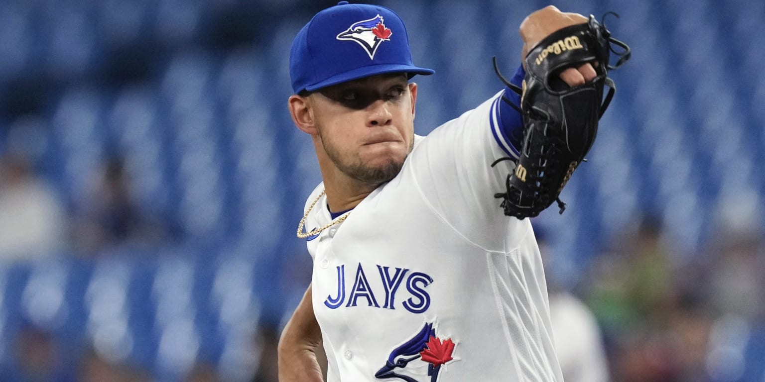 Jose Berrios agrees to seven-year deal with Blue Jays to raise his family  in Toronto