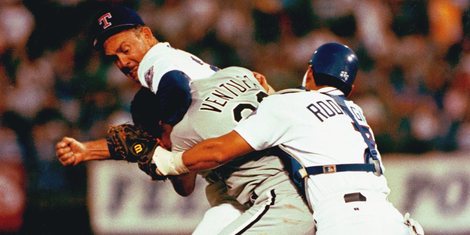 Nolan Ryan fights Robin Ventura (August 4, 1993) 