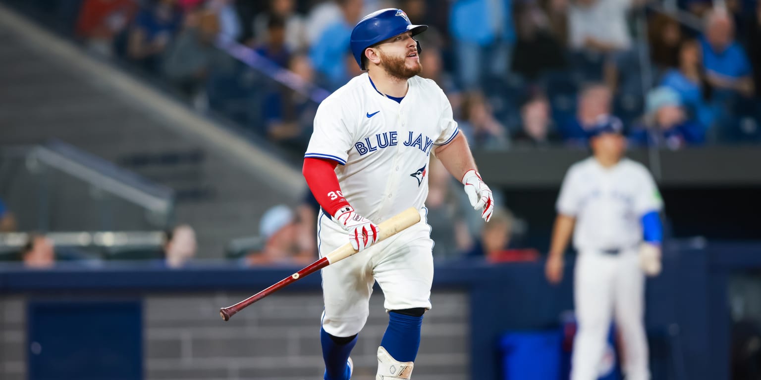 Alejandro Kirk's three-run homer fuels Blue Jays' win