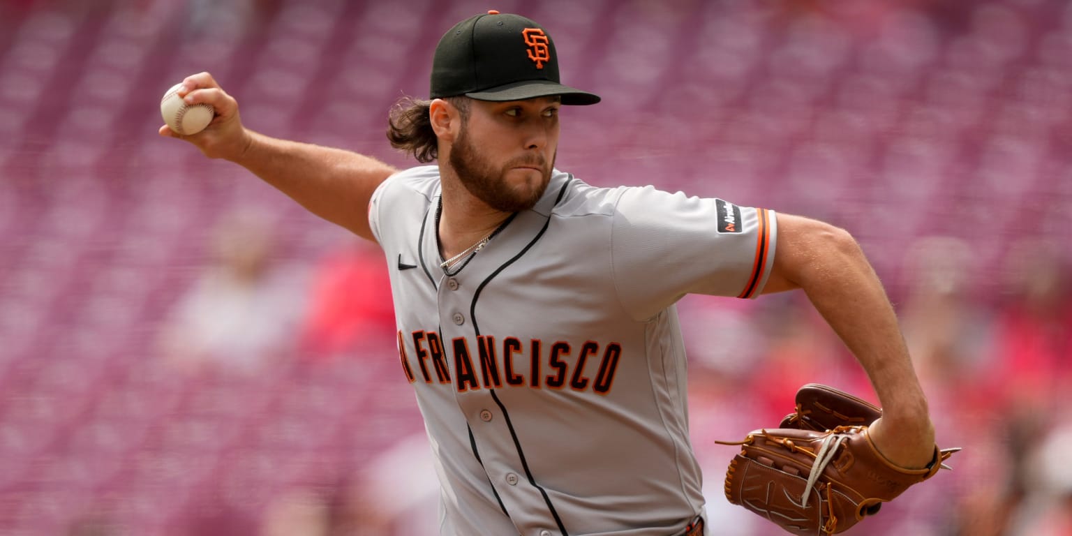 Roupp takes no-no into 6th as Giants blank Reds in feisty finale