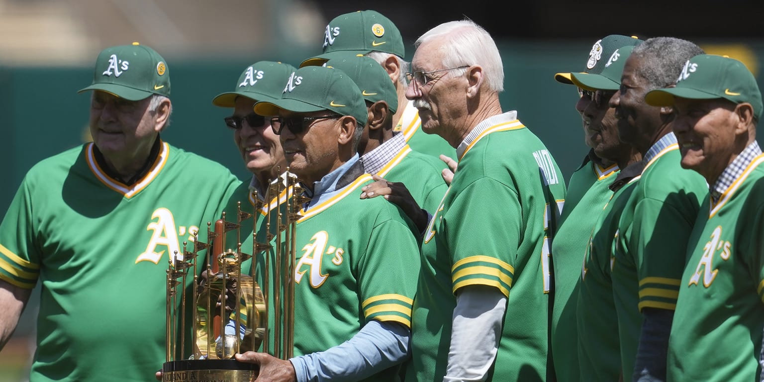 A's of 1973 honored in Oakland