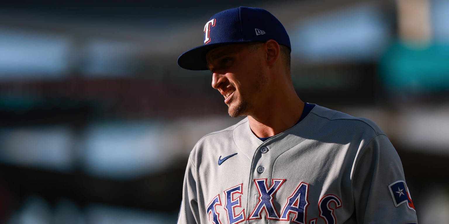 Seager scratched right before 1st pitch with back discomfort