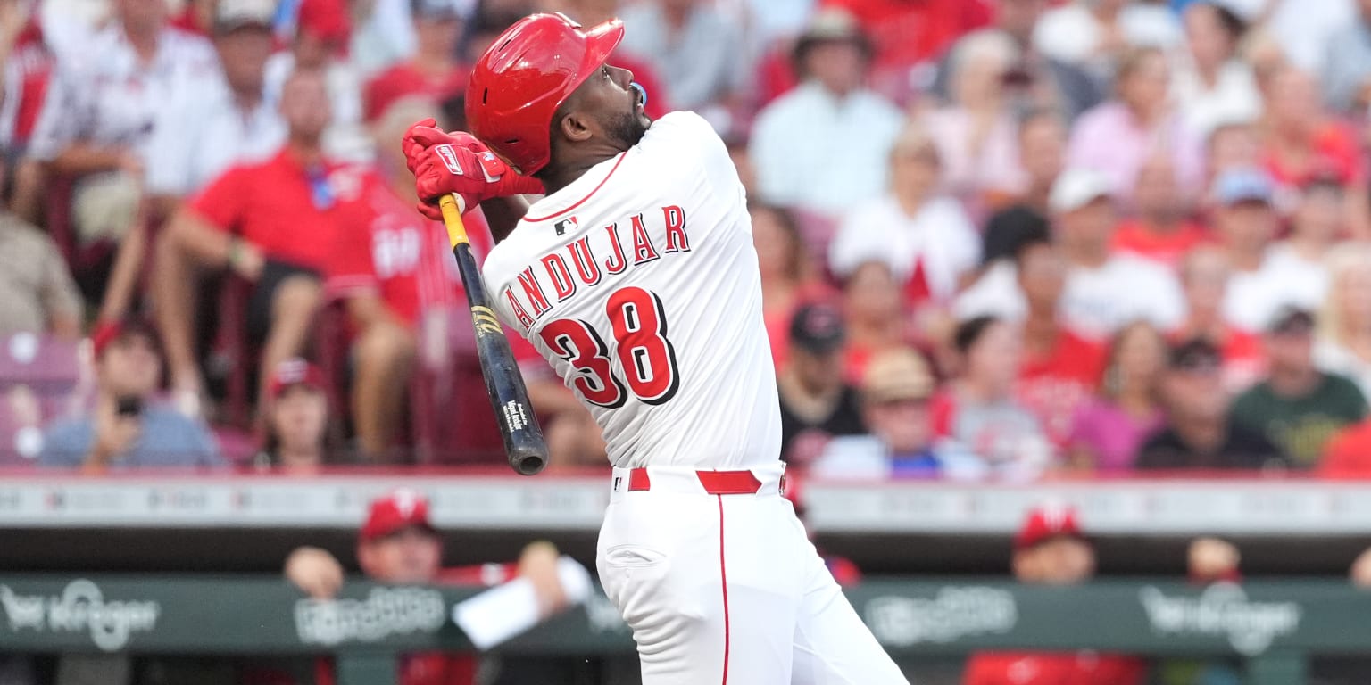 Padres adding veteran bat Andujar on 1-year deal (source)