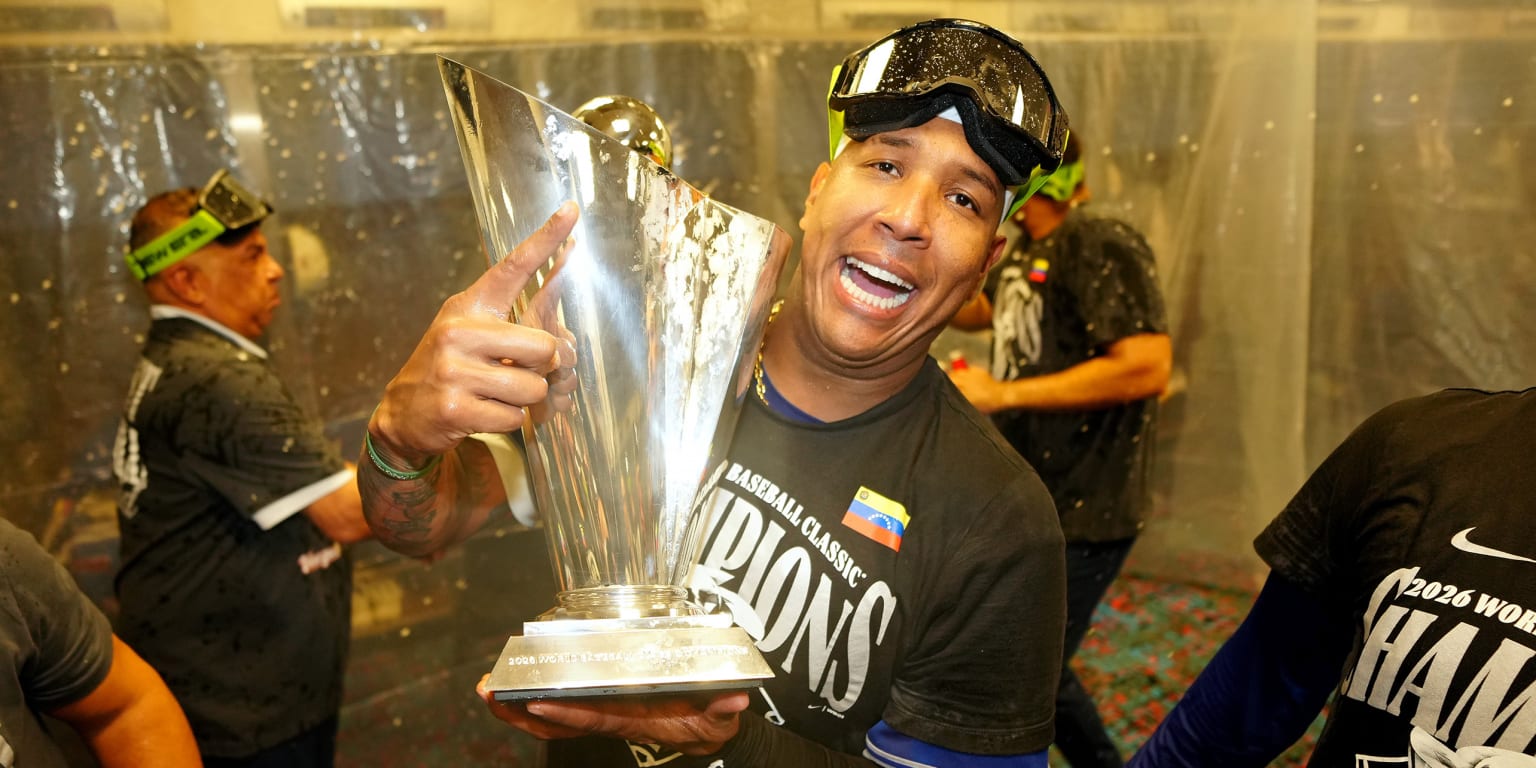 At long last, Salvy a champion in likely final World Baseball Classic