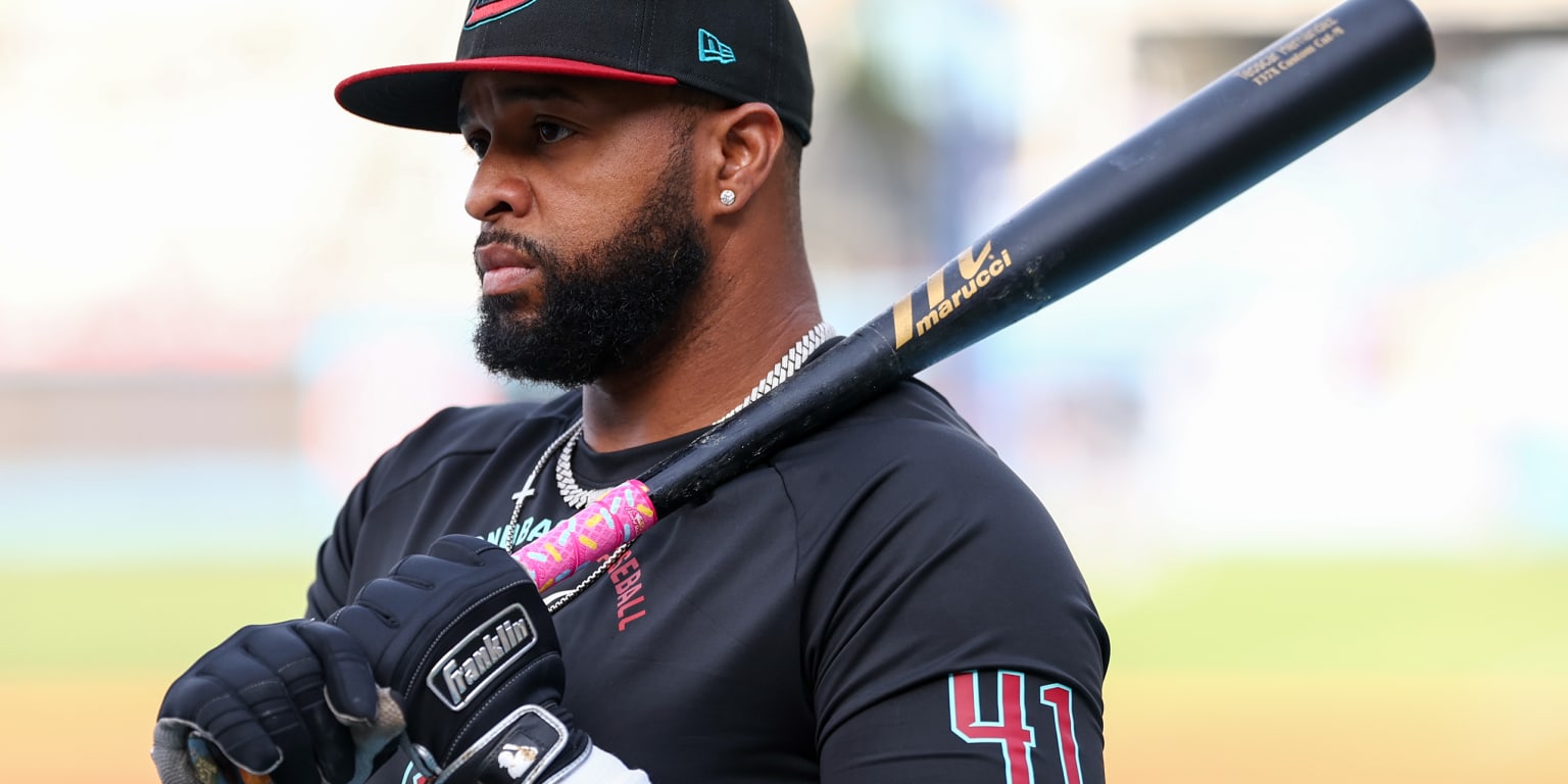 Braves sign veteran Carlos Santana to Minor League deal