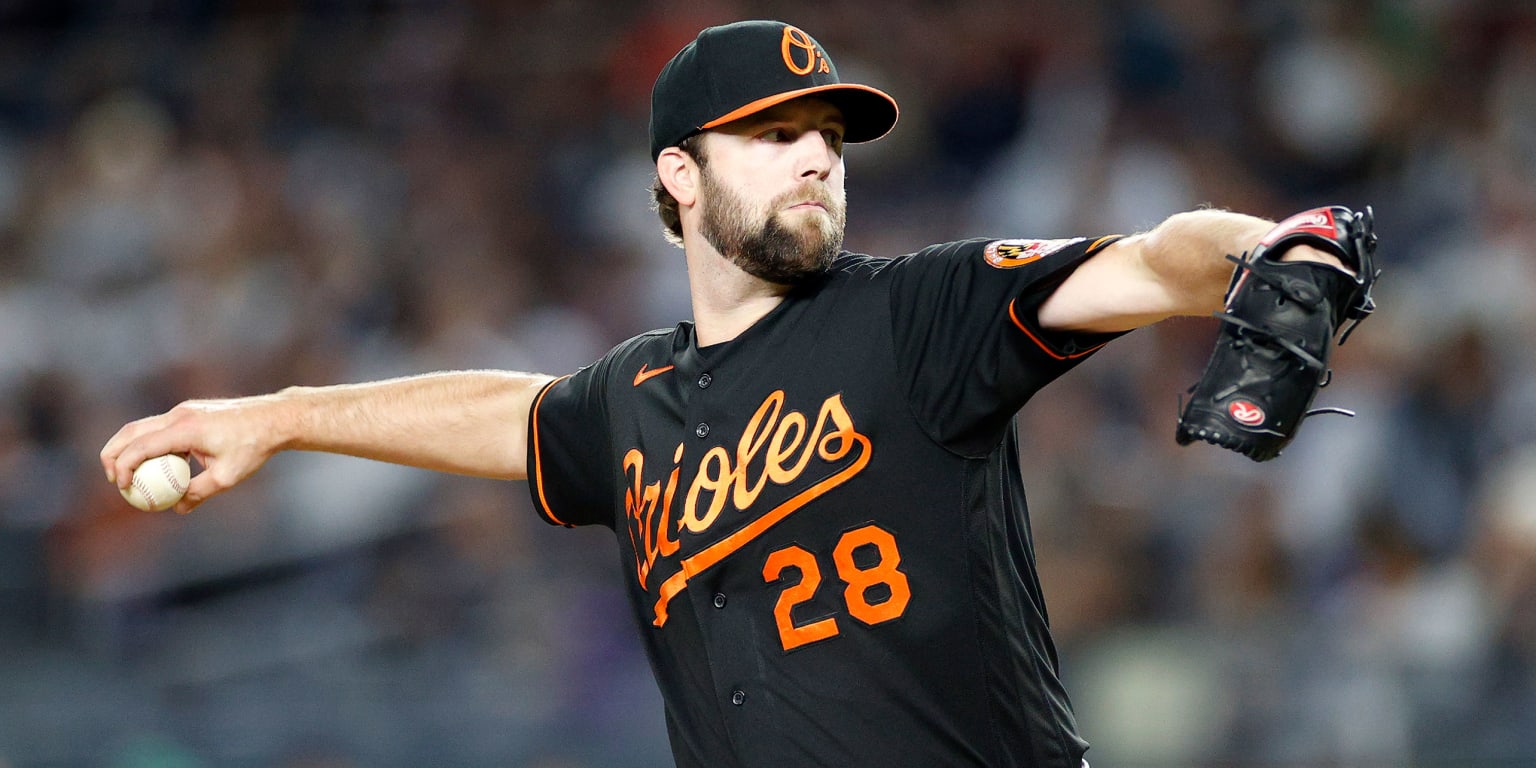 It's fandemonium! Orioles go into the playoffs with an AL East title