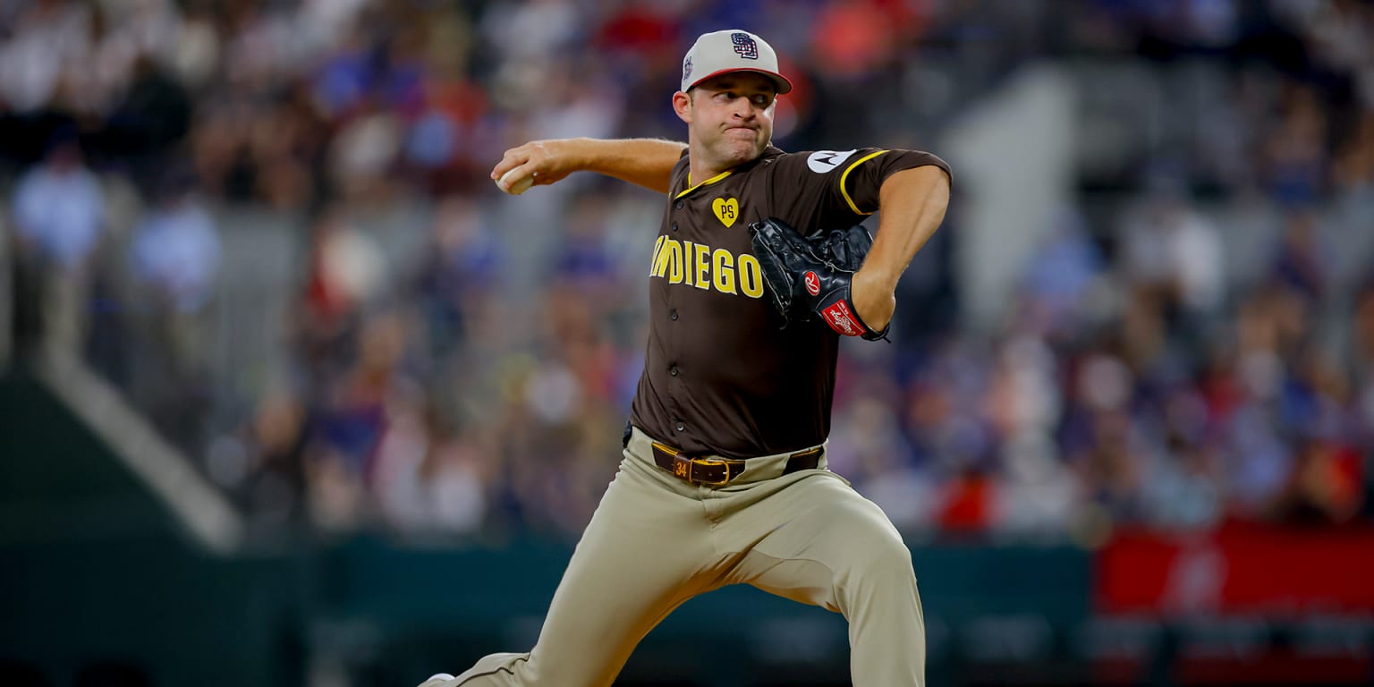 King has milestone day as Padres get series win vs. Rangers