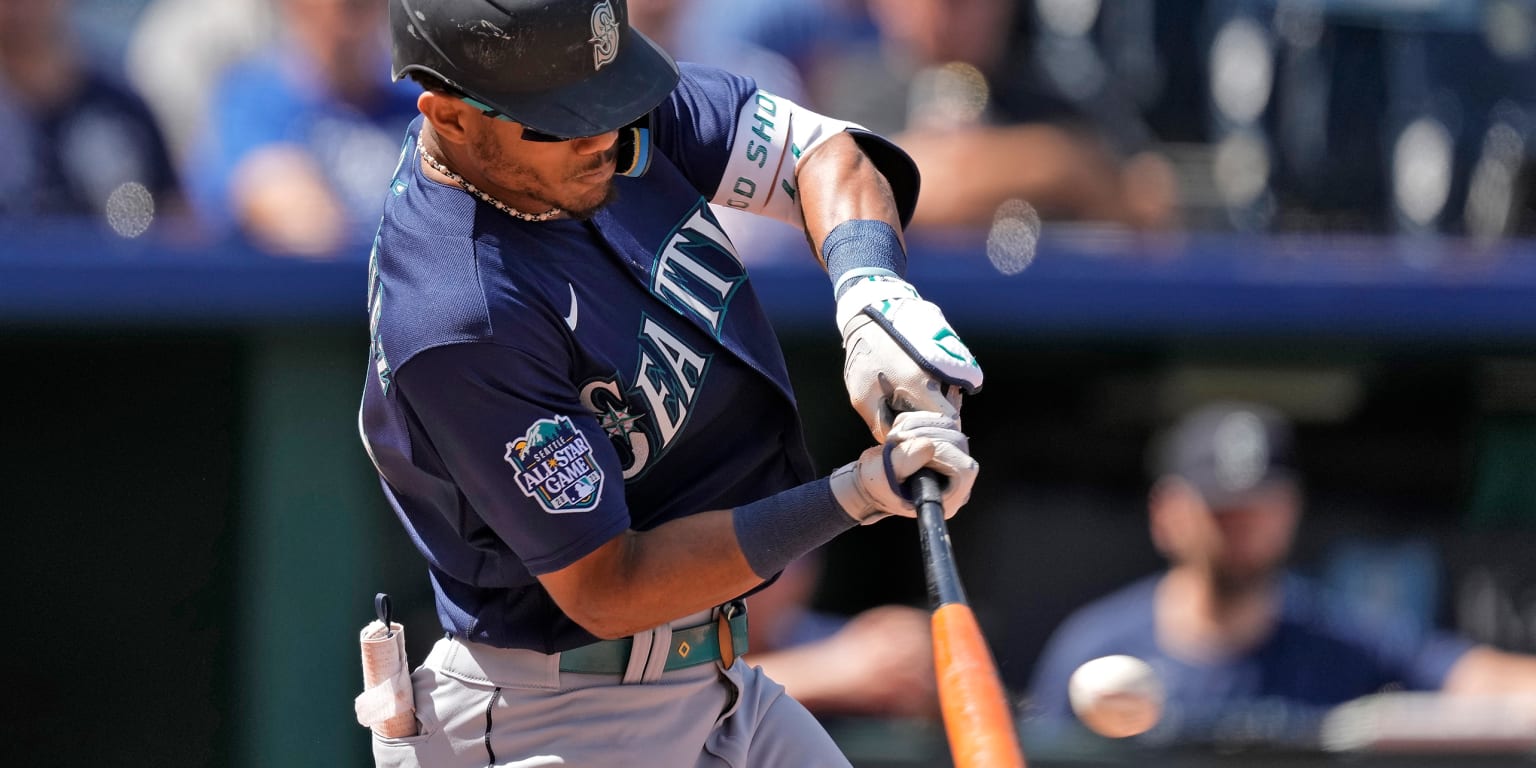 Julio Rodriguez puts on a show with 5-hit day, clutch homer as Mariners  beat Royals