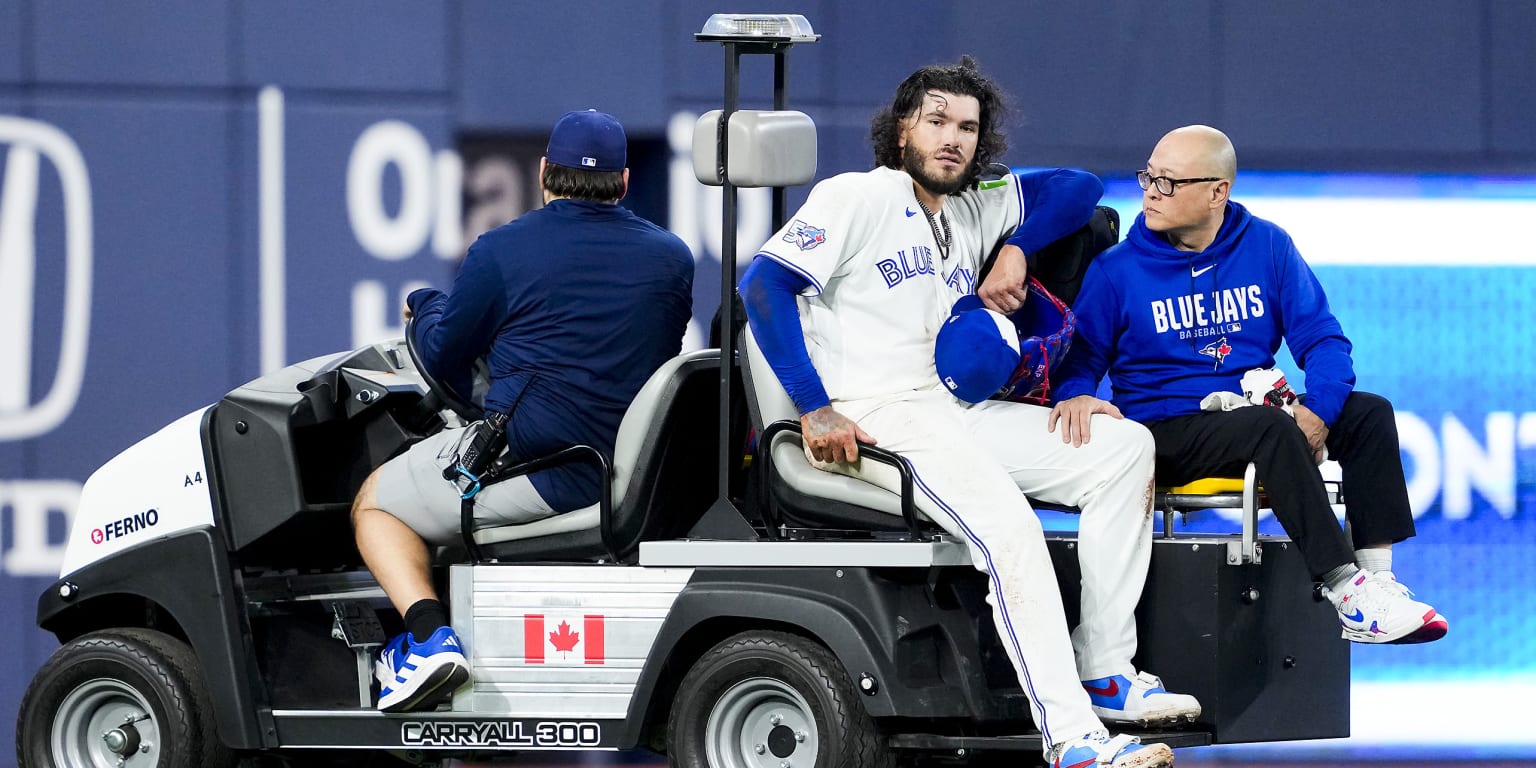 Ponce carted off field with injury in first big league appearance since 2021