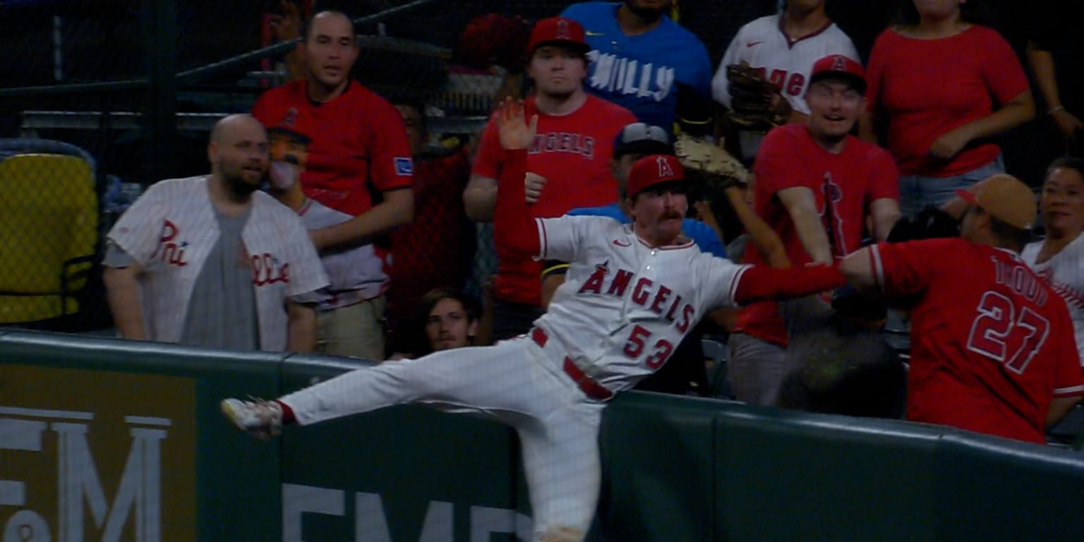 What the heck, Meck!? Angels OF leaps into stands to rob go-ahead HR