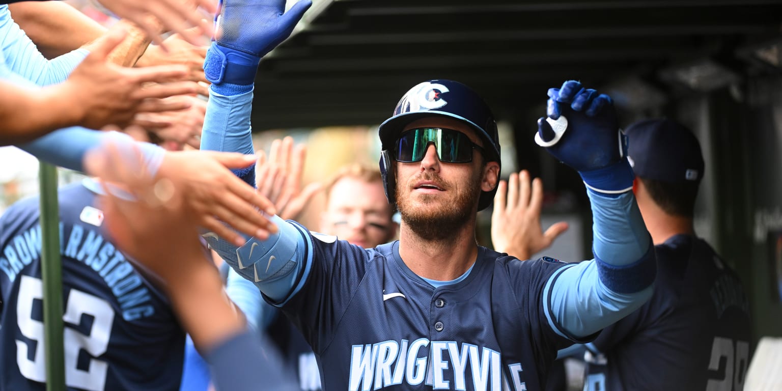 Cody Bellinger exercises 2025 contract option with Cubs